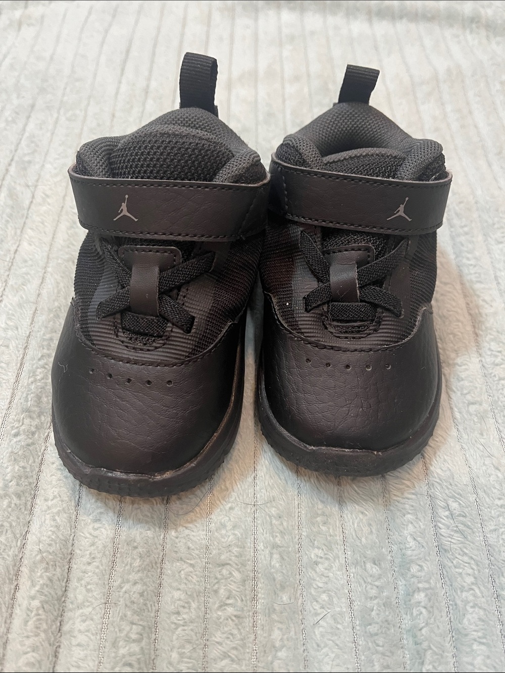 Jordan Toddler Black Velcro Strap Sneakers